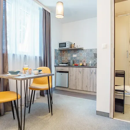 Апартаменти Z Aneksami Orla 6 *